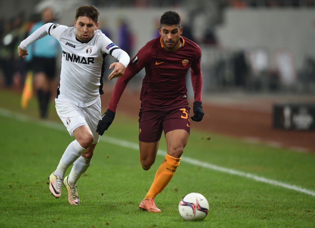 Viorel Nicoara (L) of Astra Giurgiu vies for the ball with Emerson Palmieri (R) of AS Roma during the UEFA Europa League Group E football match between FC Astra Giurgiu and AS Roma in Bucharest, on December 8, 2016. / AFP / DANIEL MIHAILESCU (Photo credit should read DANIEL MIHAILESCU/AFP/Getty Images)