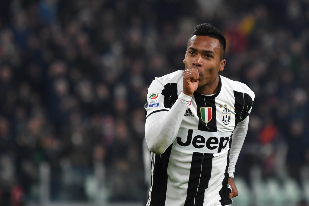 Alex Sandro to snub Chelsea, sign new Juventus contract