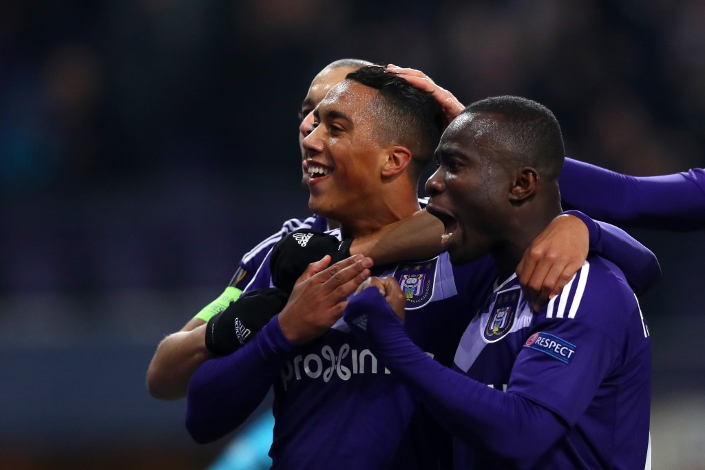 BRUSSELS, BELGIUM - NOVEMBER 03: Youri Tielemans of RSC Anderlecht celebrates with team-mates after scoring his team's third goal during the UEFA Europa League Group C match between RSC Anderlecht and 1. FSV Mainz 05 at Constant Vanden Stock Stadium on November 3, 2016 in Brussels, Belgium. (Photo by Dean Mouhtaropoulos/Getty Images)