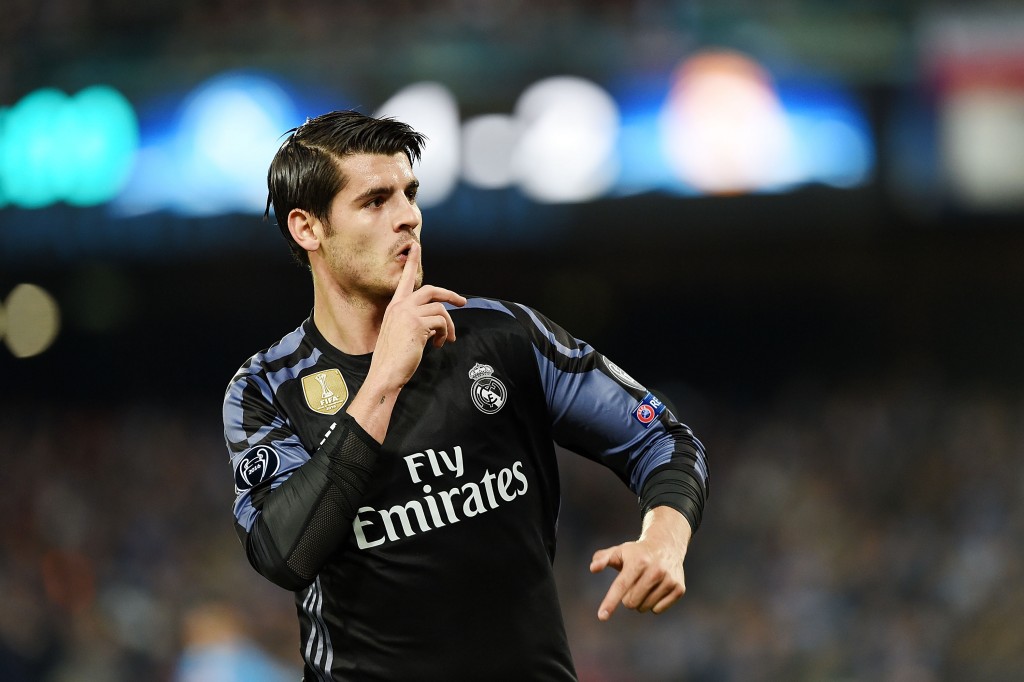 NAPLES, ITALY - MARCH 07: Alvaro Morata of Real Madrid celebrates after scoring goal 1-3 during the UEFA Champions League Round of 16 second leg match between SSC Napoli and Real Madrid CF at Stadio San Paolo on March 7, 2017 in Naples, Italy. (Photo by Francesco Pecoraro/Getty Images)