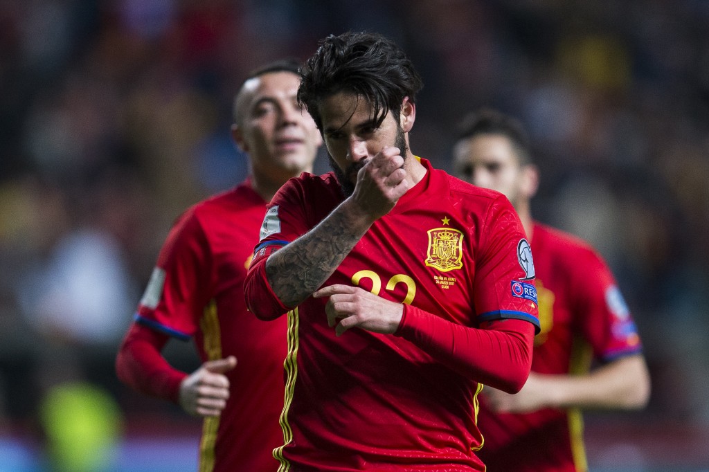 GIJON, SPAIN - MARCH 24: Francisco Roman 'Isco' of Spain celebrates after scoring his team's fourth goal during the FIFA 2018 World Cup Qualifier between Spain and Israel at Estadio El Molinon on March 24, 2017 in Gijon, Spain. (Photo by Juan Manuel Serrano Arce/Getty Images)