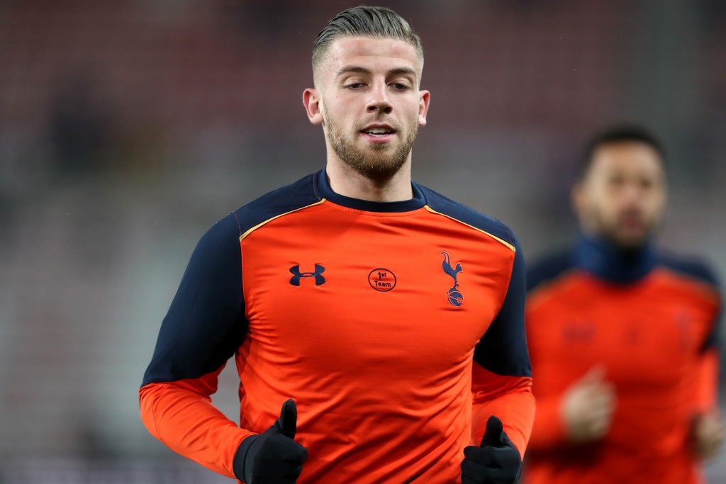 SUNDERLAND, ENGLAND - JANUARY 31: Toby Alderweireld of Tottenham Hotspur warms up prior to the Premier League match between Sunderland and Tottenham Hotspur at Stadium of Light on January 31, 2017 in Sunderland, England. (Photo by Ian MacNicol/Getty Images)