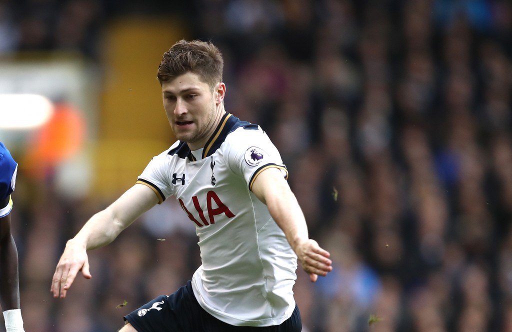 LONDON, ENGLAND - MARCH 05: Idrissa Gueye of Everton and Ben Davies of Tottenham Hotspur in action during the Premier League match between Tottenham Hotspur and Everton at White Hart Lane on March 5, 2017 in London, England. (Photo by Julian Finney/Getty Images)