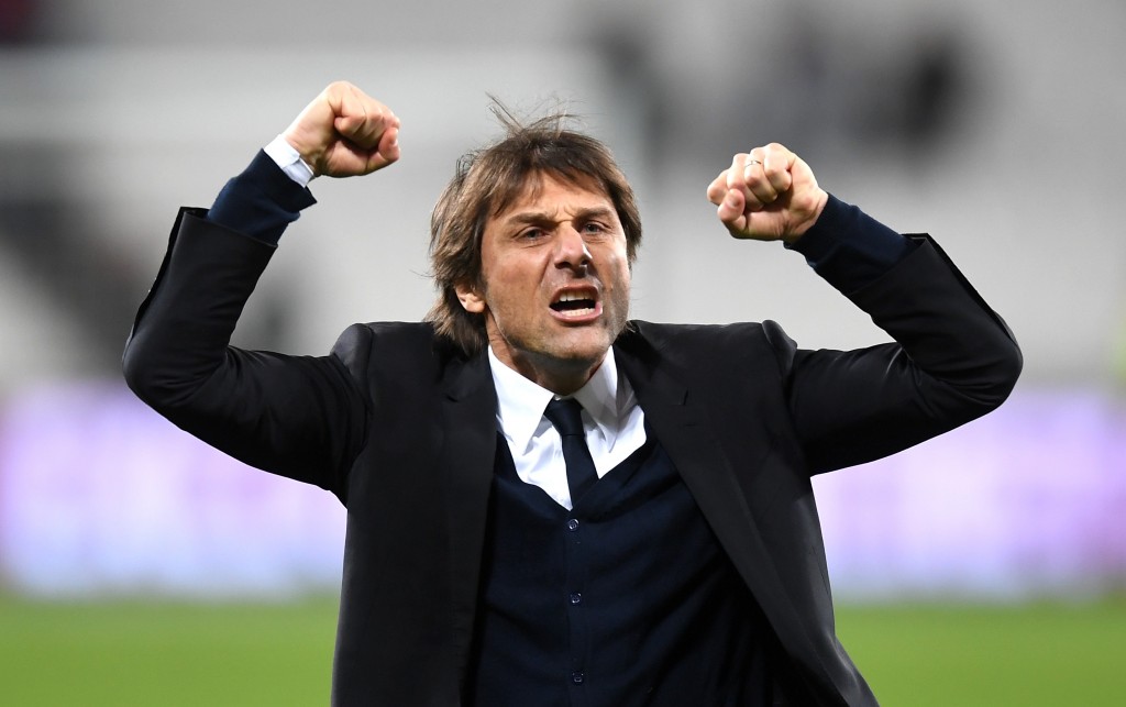 STRATFORD, ENGLAND - MARCH 06: Antonio Conte, Manager of Chelsea celebrates after the full time whistle following victory in the Premier League match between West Ham United and Chelsea at London Stadium on March 6, 2017 in Stratford, England. (Photo by Michael Regan/Getty Images)