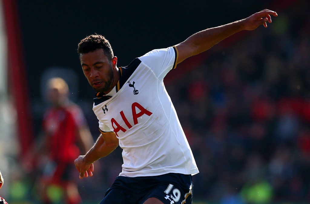 BOURNEMOUTH, ENGLAND - OCTOBER 22: Harry Arter of AFC Bournemouth (L) and Mousa Dembele of Tottenham Hotspur (R) battle for possession during the Premier League match between AFC Bournemouth and Tottenham Hotspur at Vitality Stadium on October 22, 2016 in Bournemouth, England. (Photo by Charlie Crowhurst/Getty Images)