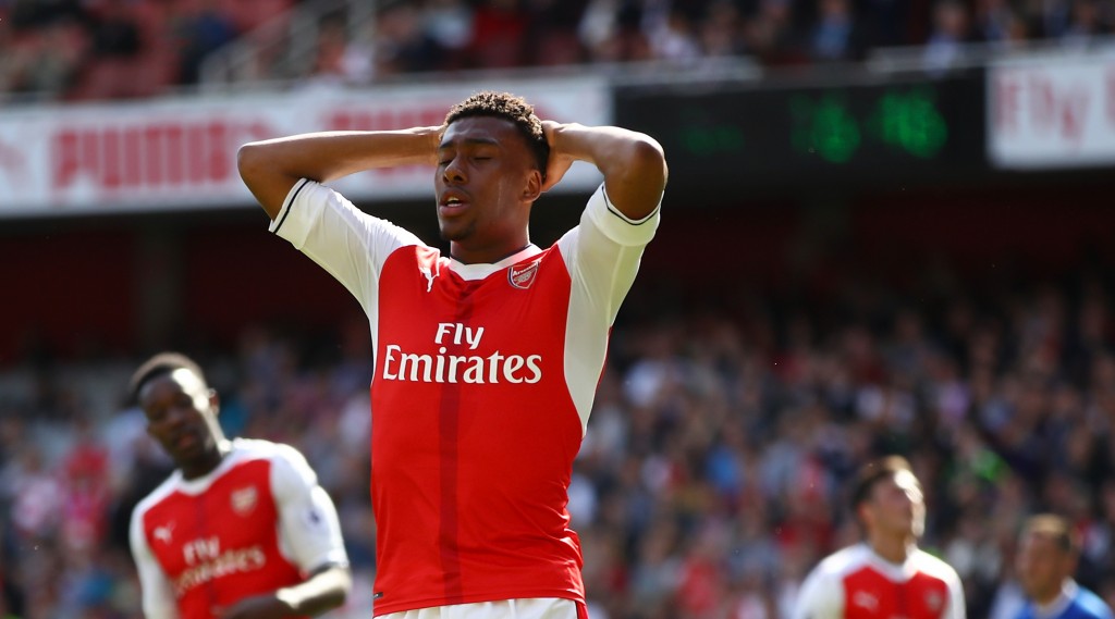 LONDON, ENGLAND - MAY 21: Alex Iwobi of Arsenal reacts during the Premier League match between Arsenal and Everton at Emirates Stadium on May 21, 2017 in London, England. (Photo by Clive Mason/Getty Images)