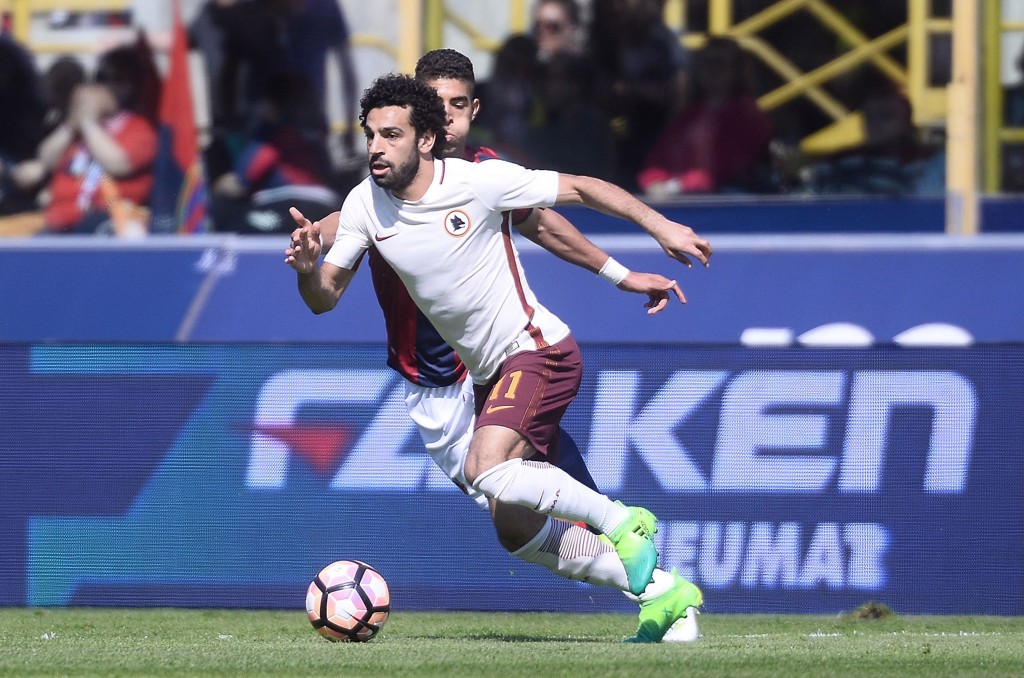 BOLOGNA, ITALY - APRIL 09: Mohamed Salah # 11 of AS Roma in action during the Serie A match between Bologna FC and AS Roma at Stadio Renato Dall'Ara on April 9, 2017 in Bologna, Italy. (Photo by Mario Carlini / Iguana Press/Getty Images)