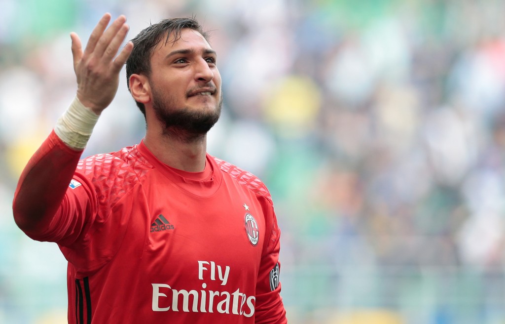 MILAN, ITALY - APRIL 15: Gianluigi Donnarumma of AC Milan salutes the fans at the end of the Serie A match between FC Internazionale and AC Milan at Stadio Giuseppe Meazza on April 15, 2017 in Milan, Italy. (Photo by Emilio Andreoli/Getty Images )