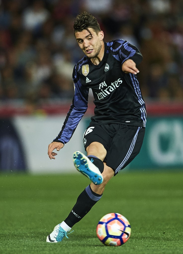 GRANADA, SPAIN - MAY 06: Mateo Kovacic of Real Madrid CF in action during the La Liga match between Granada CF v Real Madrid CF at Estadio Nuevo Los Carmenes on May 6, 2017 in Granada, Spain. (Photo by Aitor Alcalde/Getty Images)