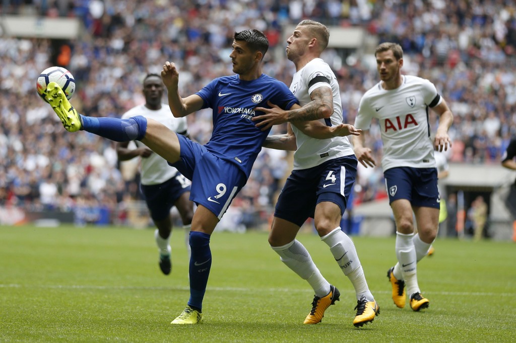 Chelsea's Spanish striker Alvaro Morata (L) vies with Tottenham Hotspur's Belgian defender Toby Alderweireld during the English Premier League football match between Tottenham Hotspur and Chelsea at Wembley Stadium in London, on August 20, 2017. / AFP PHOTO / IKIMAGES / Ian KINGTON / RESTRICTED TO EDITORIAL USE. No use with unauthorized audio, video, data, fixture lists, club/league logos or 'live' services. Online in-match use limited to 45 images, no video emulation. No use in betting, games or single club/league/player publications. (Photo credit should read IAN KINGTON/AFP/Getty Images)