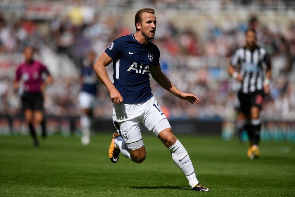 NEWCASTLE UPON TYNE, ENGLAND - AUGUST 13: Tottenham player Harry Kane in action during the Premier League match between Newcastle United and Tottenham Hotspur at St. James Park on August 13, 2017 in Newcastle upon Tyne, England. (Photo by Stu Forster/Getty Images)