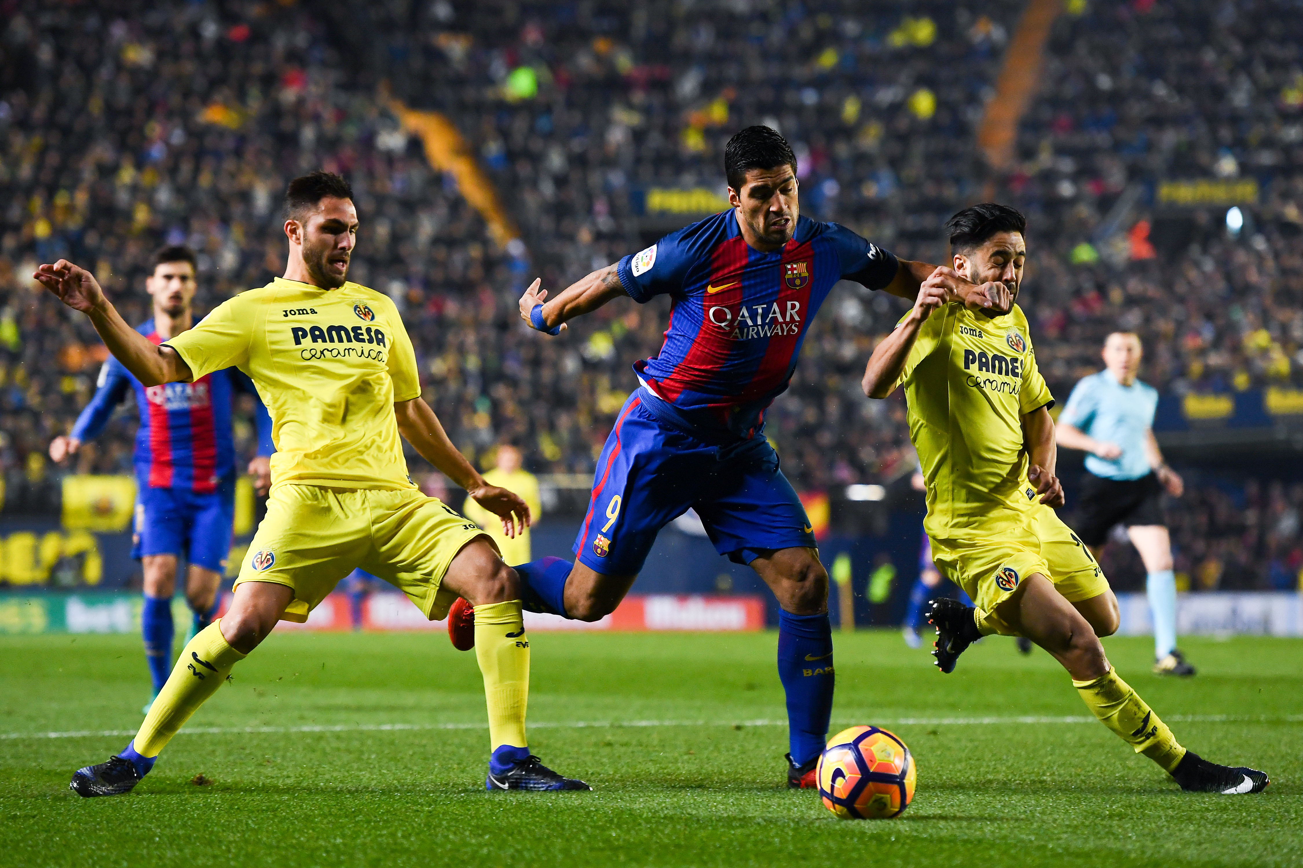 Luis Suarez knows how to break the Villarreal backline. (Photo by David Ramos/Getty Images)