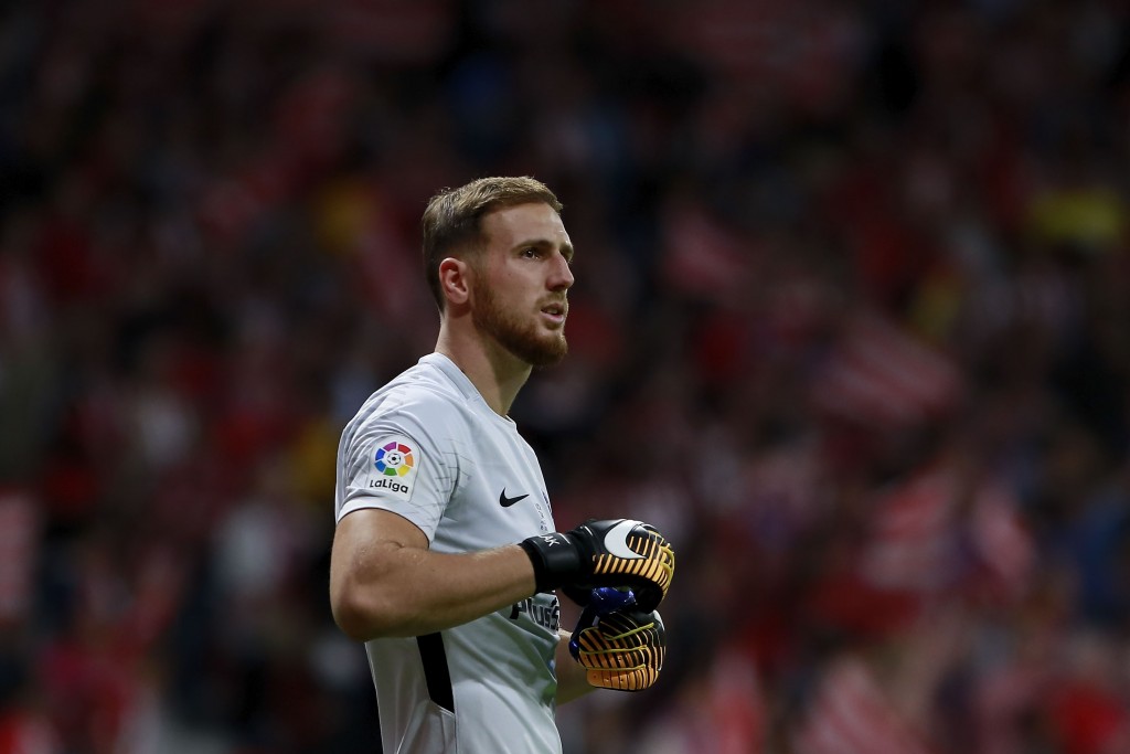 MADRID, SPAIN - SEPTEMBER 16: Goalkeeper Jan Oblak of Atletico de Madrid looks on during the La Liga match between Club Atletico Madrid and Malaga CF at Estadio Wanda Metropolitano on September 16, 2017 in Madrid, Spain. (Photo by Gonzalo Arroyo Moreno/Getty Images)