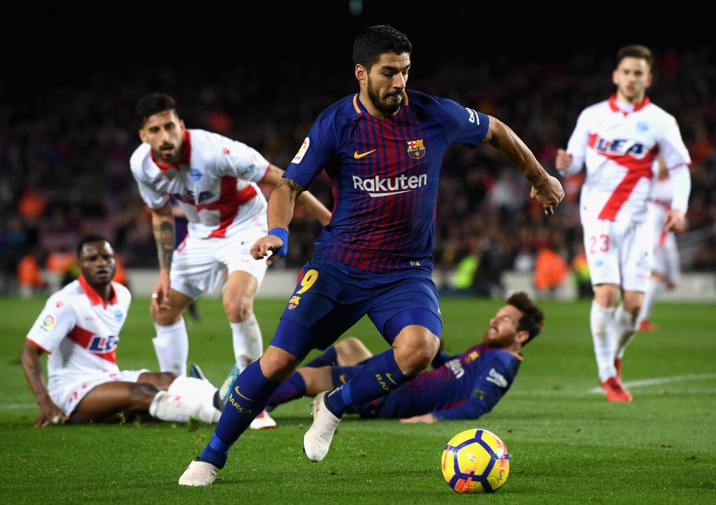 BARCELONA, SPAIN - JANUARY 28: Luis Suarez of Barcelona in action during the La Liga match between Barcelona and Deportivo Alaves at Camp Nou on January 28, 2018 in Barcelona, Spain. (Photo by David Ramos/Getty Images)