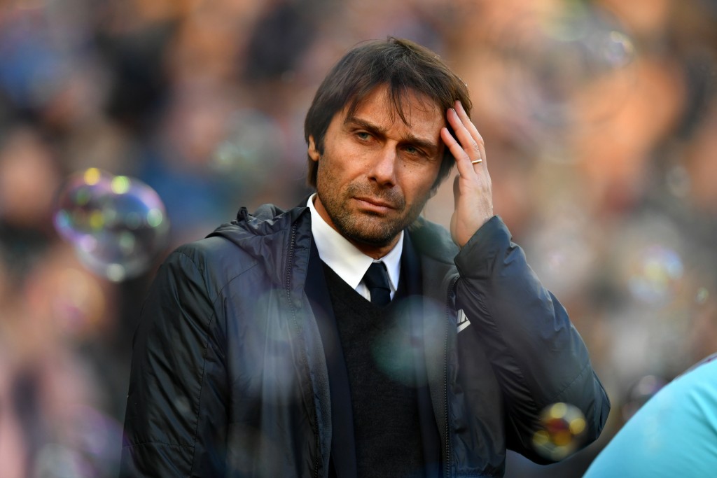 LONDON, ENGLAND - DECEMBER 09: Antonio Conte, Manager of Chelsea looks on prior to the Premier League match between West Ham United and Chelsea at London Stadium on December 9, 2017 in London, England. (Photo by Dan Mullan/Getty Images)