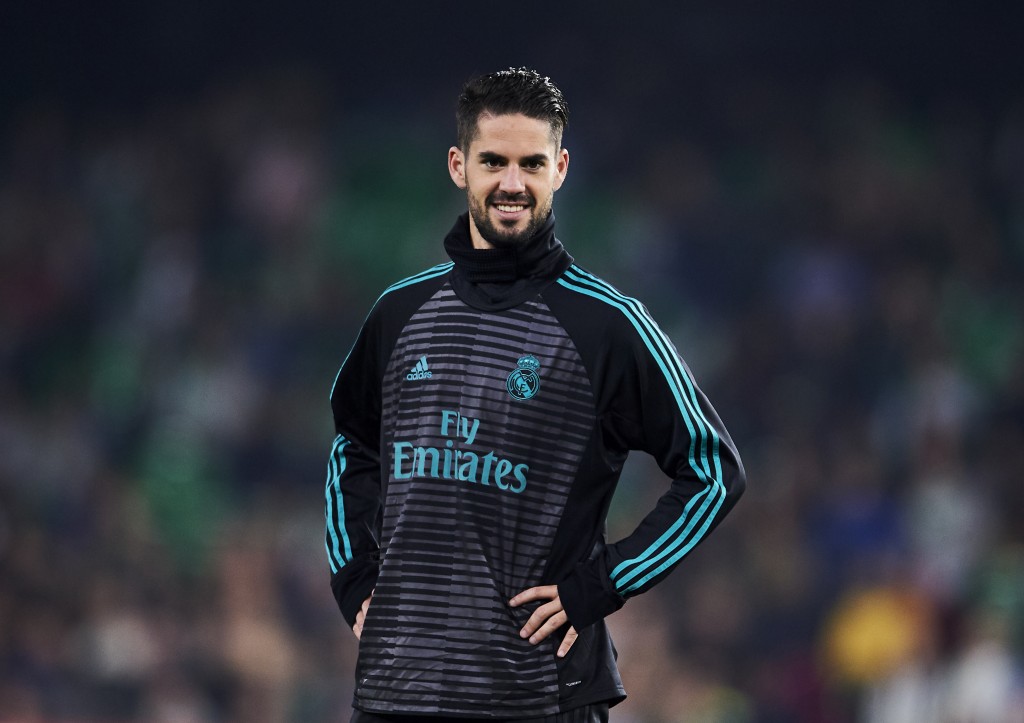 SEVILLE, SPAIN - FEBRUARY 18: Isco Alarcon of Real Madrid looks on during a Real Madrid training session prior to the La Liga match between Real Betis and Real Madrid at Benito Villamrin stadium on February 18, 2018 in Seville, Spain. (Photo by Aitor Alcalde/Getty Images)