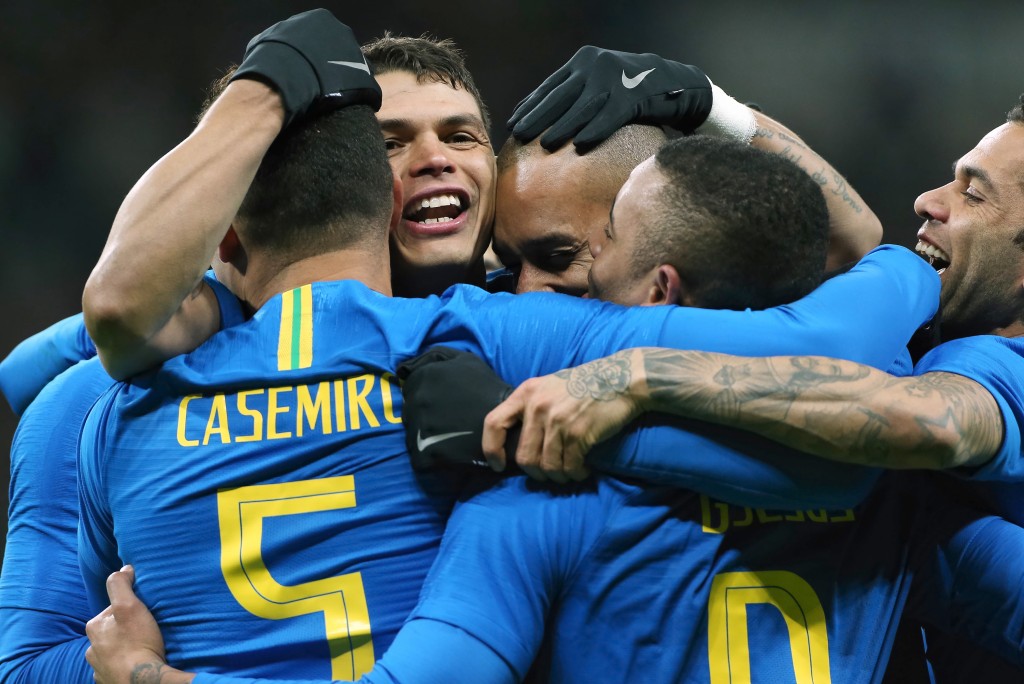 MOSCOW, RUSSIA - MARCH 23: Players of Brazil celebrate a goal during the International friendly match between Russia and Brazil at Luzhniki Stadium on March 23, 2018 in Moscow, Russia. (Photo by Oleg Nikishin/Getty Images)