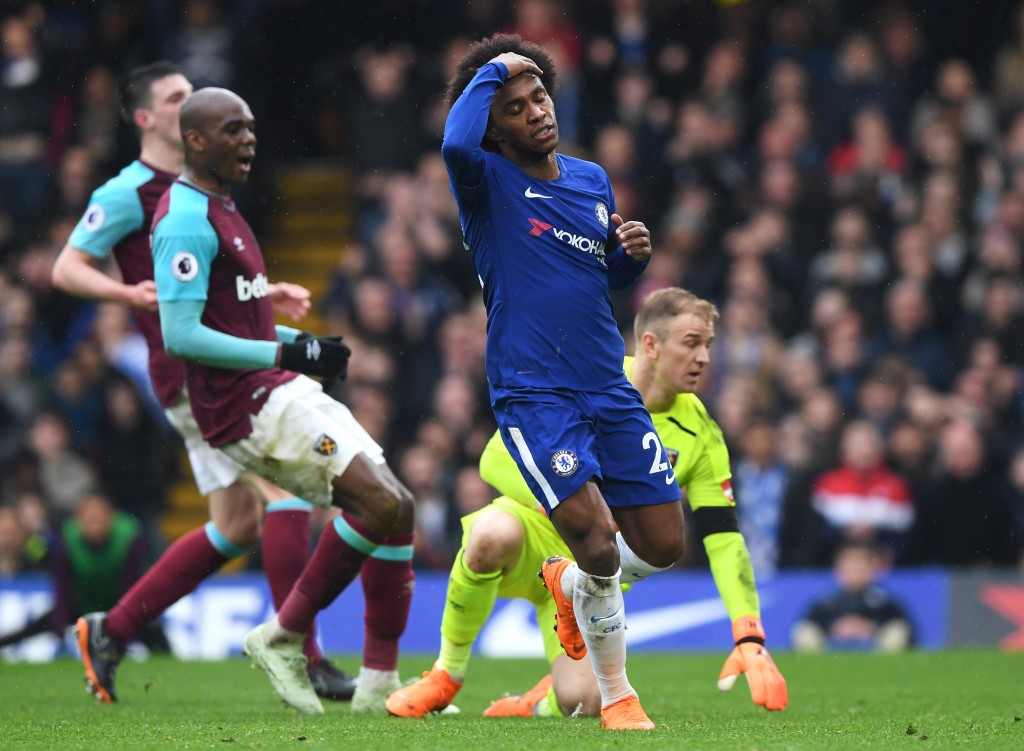 LONDON, ENGLAND - APRIL 08: Willian of Chelsea reacts after a missed chance during the Premier League match between Chelsea and West Ham United at Stamford Bridge on April 8, 2018 in London, England. (Photo by Shaun Botterill/Getty Images)
