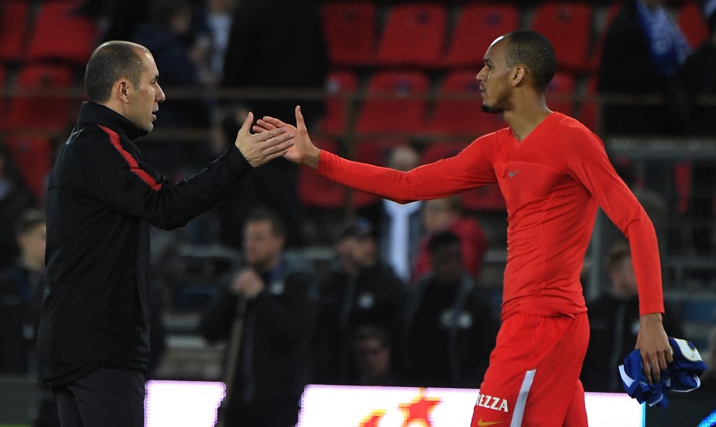 An amicable move? (Photo courtesy - Patrick Hertzog/AFP/Getty Images)