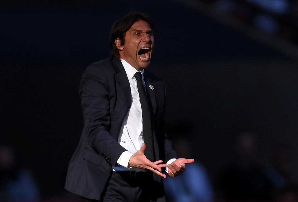 LONDON, ENGLAND - MAY 19: Antonio Conte of Chelsea gives out instructions to his players during the Emirates FA Cup Final between Chelsea and Manchester United at Wembley Stadium on May 19, 2018 in London, England. (Photo by Laurence Griffiths/Getty Images)