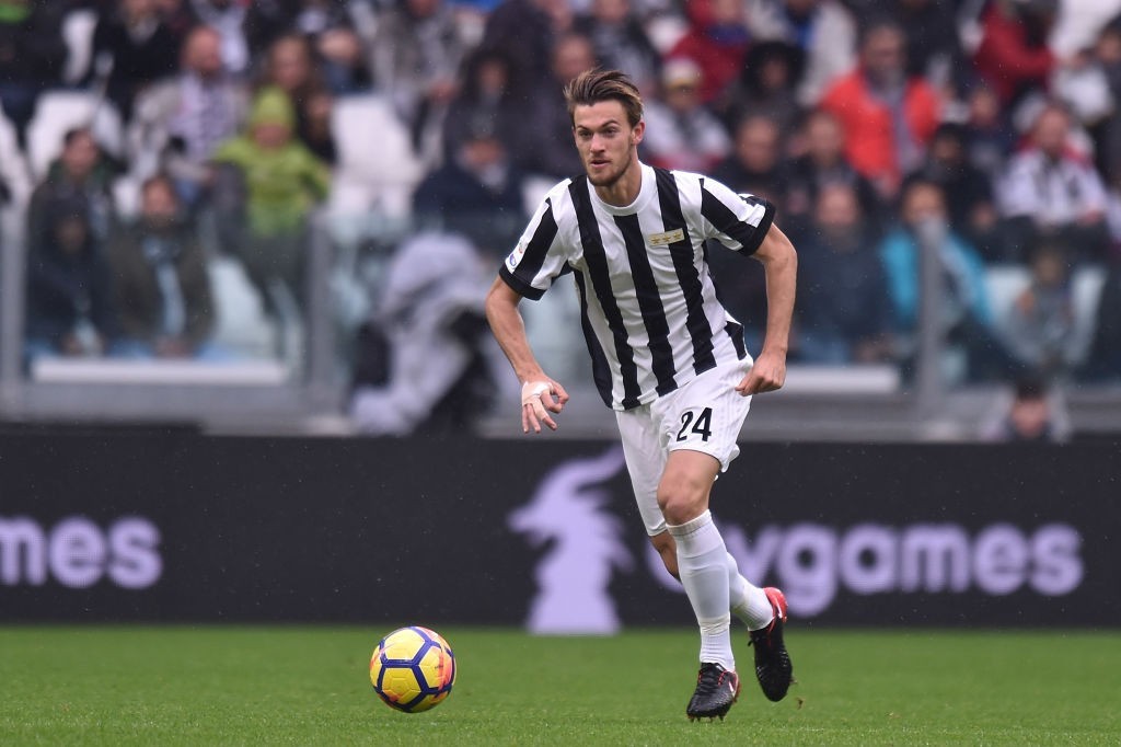 TURIN, ITALY - NOVEMBER 05: Daniele Rugani of Juventus in action during the Serie A match between Juventus and Benevento Calcio on November 5, 2017 in Turin, Italy. (Photo by Tullio M. Puglia/Getty Images)