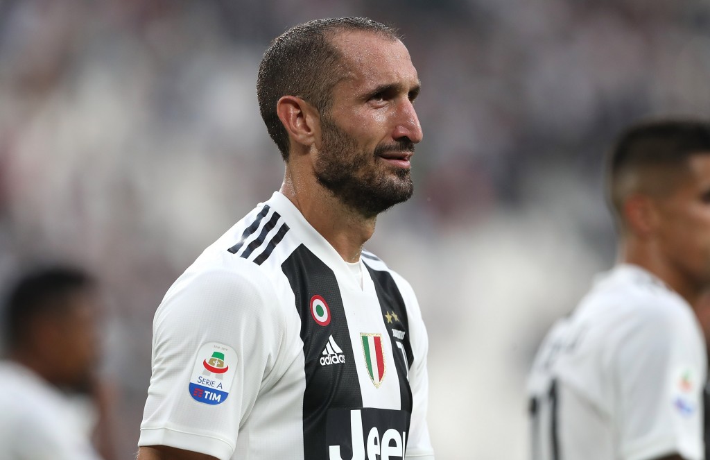 Giorgio Chiellini remains on the sidelines. (Photo by Marco Luzzani/Getty Images)