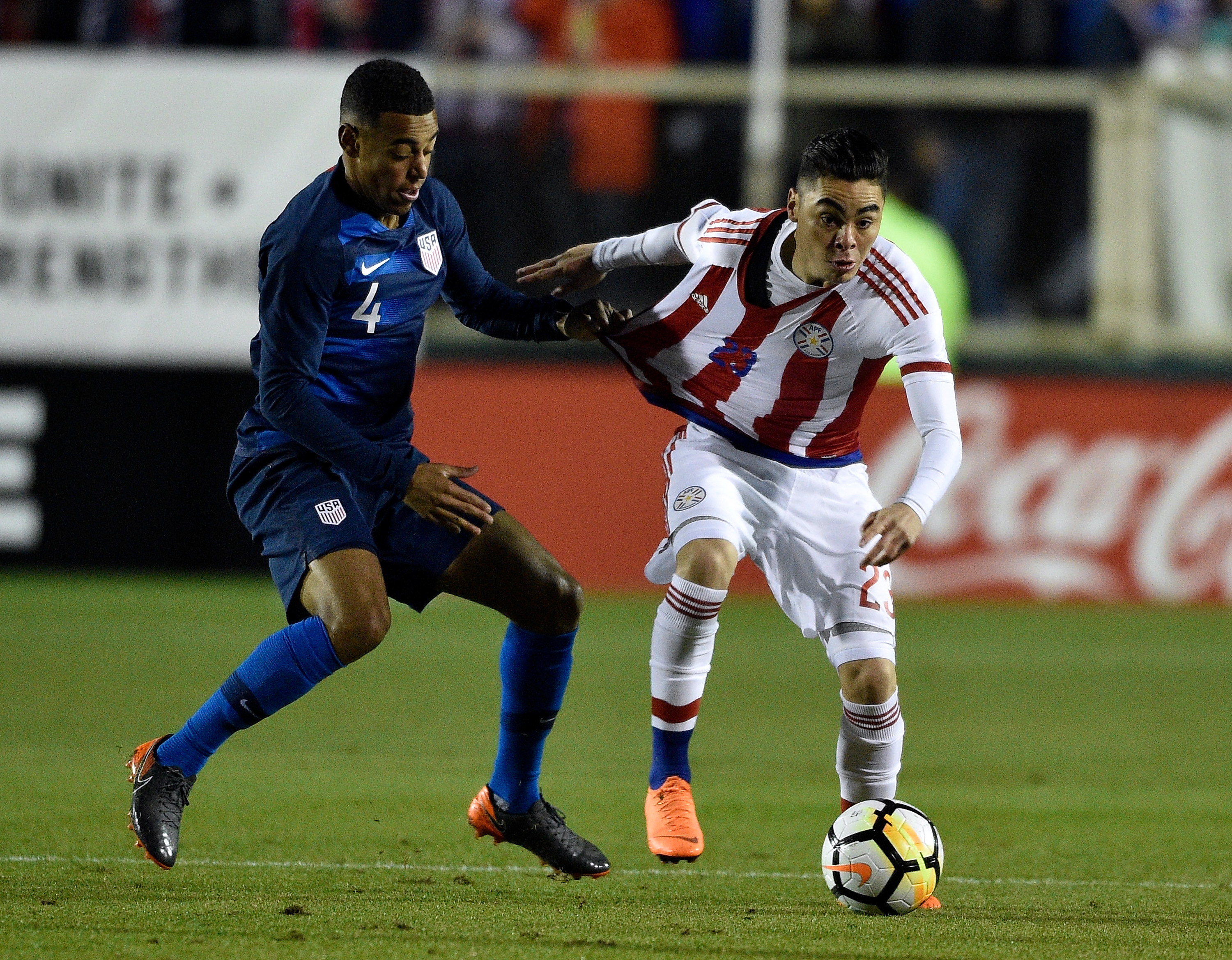 Almiron (L) close to joining Arsenal (Photo by Grant Halverson/Getty Images)