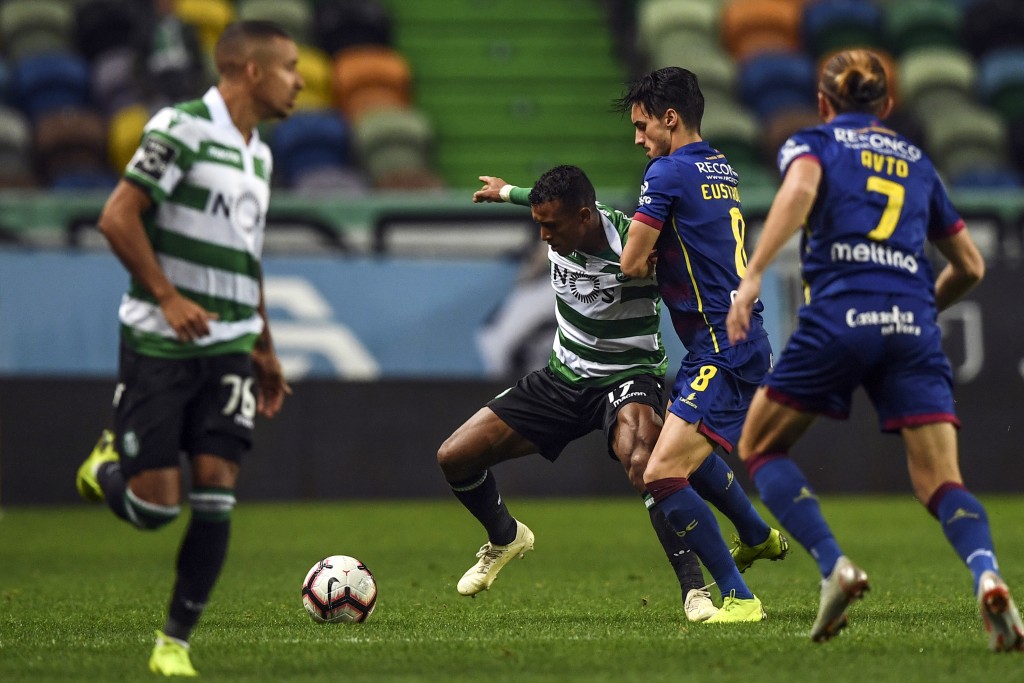 Swapping shirts literally? (Picture Courtesy - AFP/Getty Images)