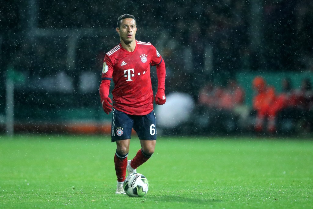 ROEDINGHAUSEN, GERMANY - OCTOBER 30: Thiago of Bayern runs with the ball during the DFB Cup match between SV Rodinghausen and FC Bayern Munich at Hacker-Wiehenstadion on October 30, 2018 in Roedinghausen, Germany. (Photo by Christof Koepsel/Bongarts/Getty Images)