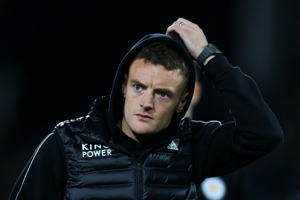 LONDON, ENGLAND - DECEMBER 05: Jamie Vardy of Leicester City looks on as he walks to the dugout before the Premier League match between Fulham FC and Leicester City at Craven Cottage on December 05, 2018 in London, United Kingdom. (Photo by Dan Istitene/Getty Images)
