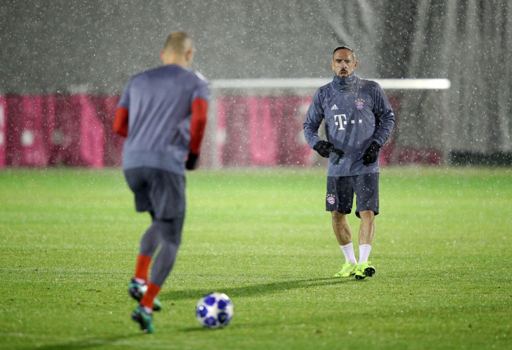 MUNICH, GERMANY - NOVEMBER 26: Franck Ribery of Bayern Munich trains with Arjen Robben of Bayern Munich during a Bayern Muenchen Training And Press Conference at Allianz Arena on November 26, 2018 in Munich, Germany. (Photo by Adam Pretty/Bongarts/Getty Images)