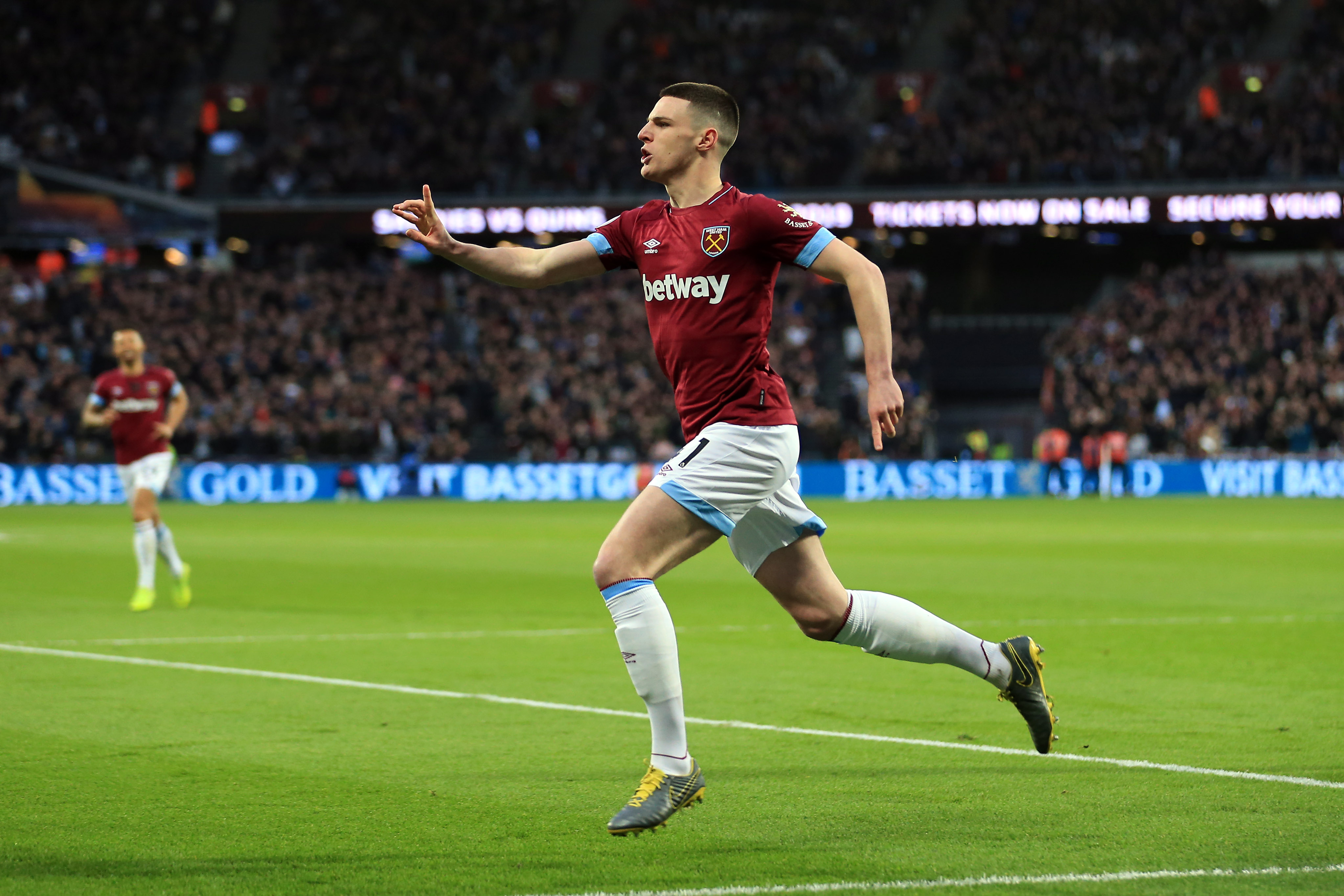 Declan Rice is a wanted commodity in the Premier League (Photo by Stephen Pond/Getty Images)