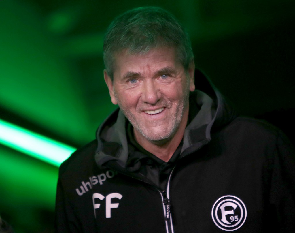 WOLFSBURG, GERMANY - MARCH 16: Friedhelm Funkel, head coach of Fortuna Duesseldorf looks on prior to the Bundesliga match between VfL Wolfsburg and Fortuna Duesseldorf at Volkswagen Arena on March 16, 2019 in Wolfsburg, Germany. (Photo by Cathrin Mueller/Bongarts/Getty Images)