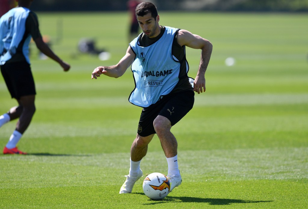 Mkhitaryan will not be involved for Arsenal (Photo by Olly Greenwood/AFP/Getty Images)