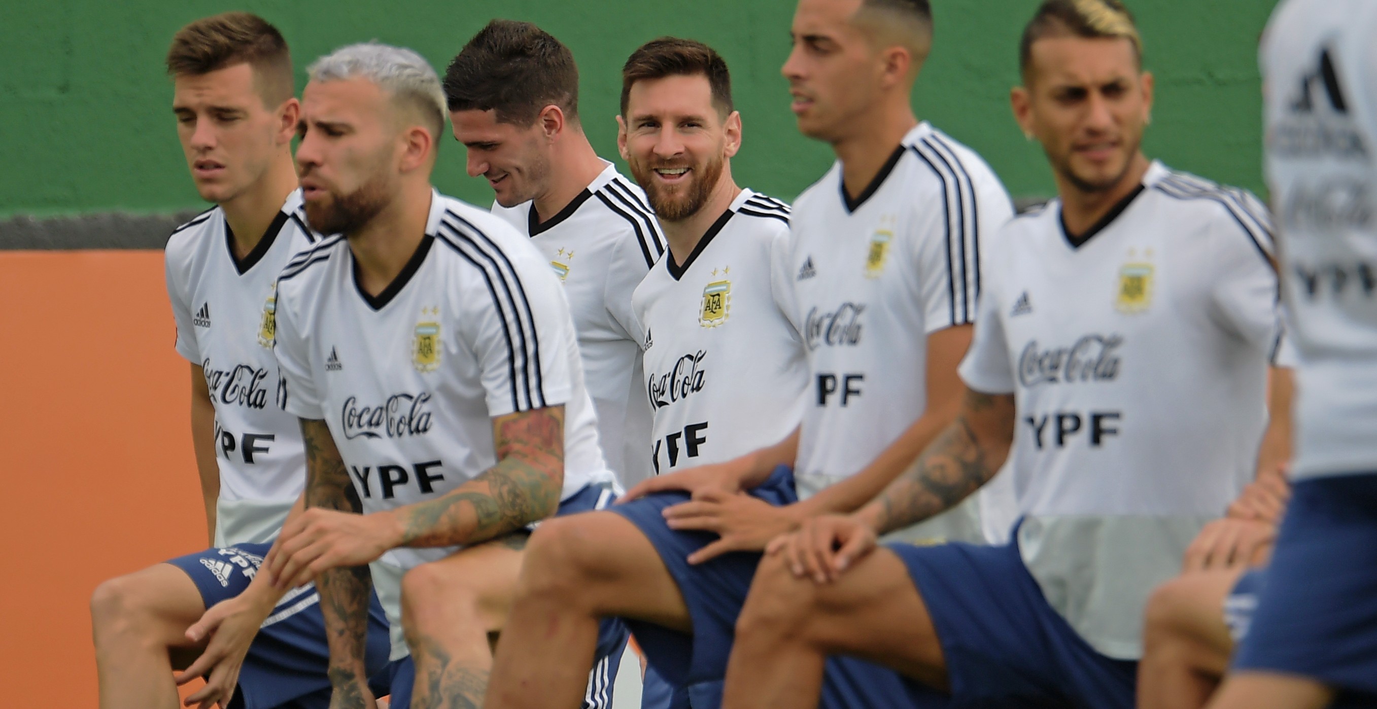  Juan Foyth (L) set to unite with Lionel Messi at Barcelona? (Photo credit should read CARL DE SOUZA/AFP/Getty Images)