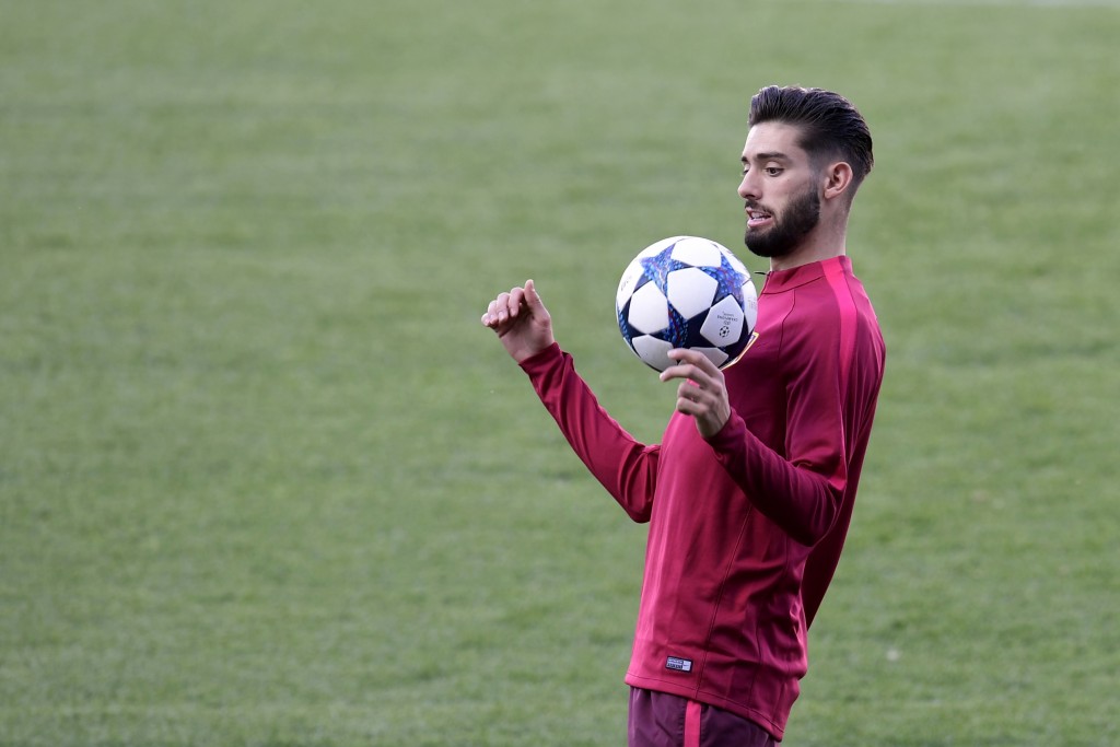 Atletico Madrid's Belgian midfielder Yannick Ferreira Carrasco controls the ball during a training session at the Vicente Calderon stadium in Madrid on May 9, 2017 on the eve of their UEFA Champions League semi final second leg football match against Real Madrid CF. / AFP PHOTO / JAVIER SORIANO (Photo credit should read JAVIER SORIANO/AFP/Getty Images)