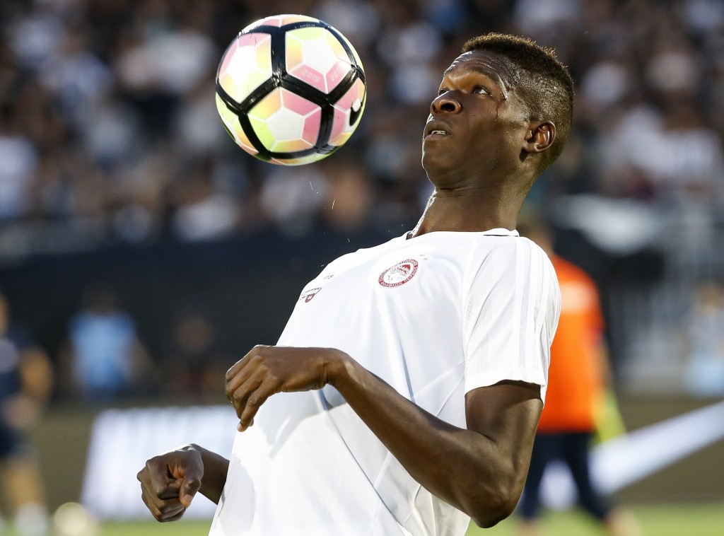 BELGRADE, SERBIA - JULY 25: Pape Abou Cisse of Olympiacos warm up prior the UEFA Champions League Qualifying match between FC Partizan and Olympiacos on July 25, 2017 in Belgrade, Serbia. (Photo by Srdjan Stevanovic/Getty Images)