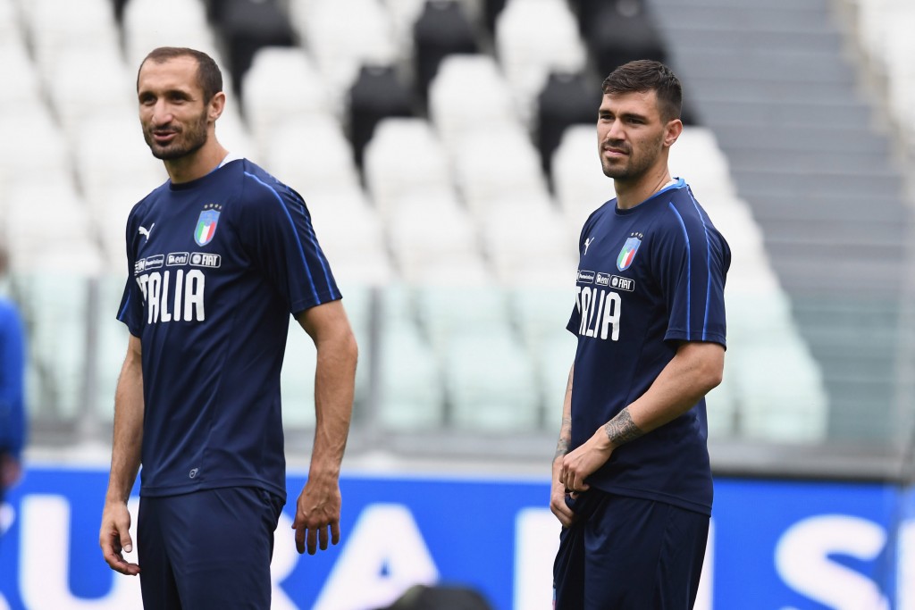 TURIN, ITALY - JUNE 10: Giorgio Chiellini and Alessio Romagnoli of Italy in action during a Italy training session at Allianz Stadium on June 10, 2019 in Turin, Italy. (Photo by Claudio Villa/Getty Images)
