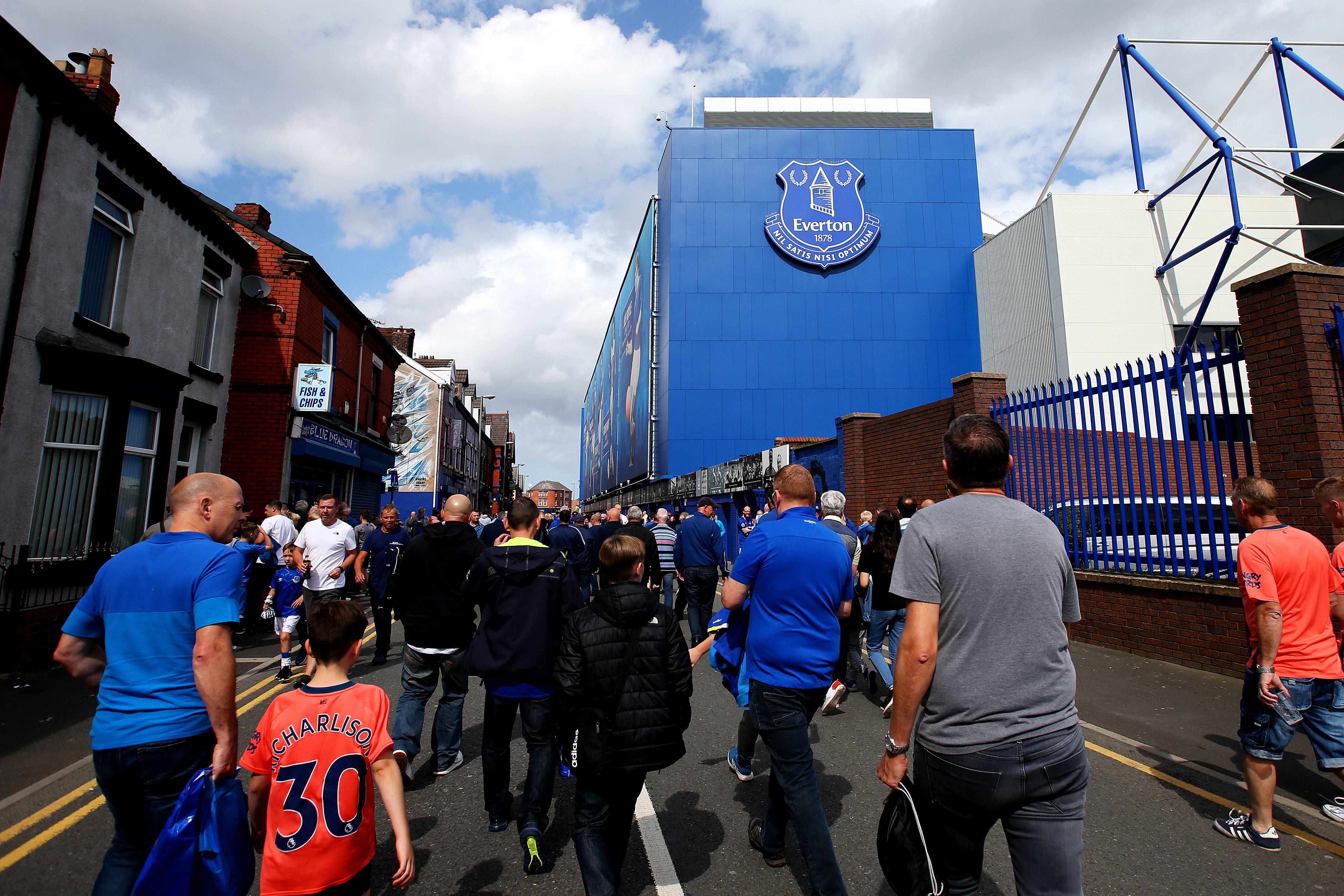 LIVERPOOL, ENGLAND - AUGUST 17: Fans make their way to the stadium prior to the Premier League match between Everton FC and Watford FC at Goodison Park on August 17, 2019 in Liverpool, United Kingdom. (Photo by Alex Livesey/Getty Images)