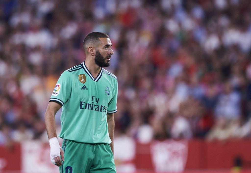 Benzema could be benched by Zidane (Photo by Aitor Alcalde/Getty Images)