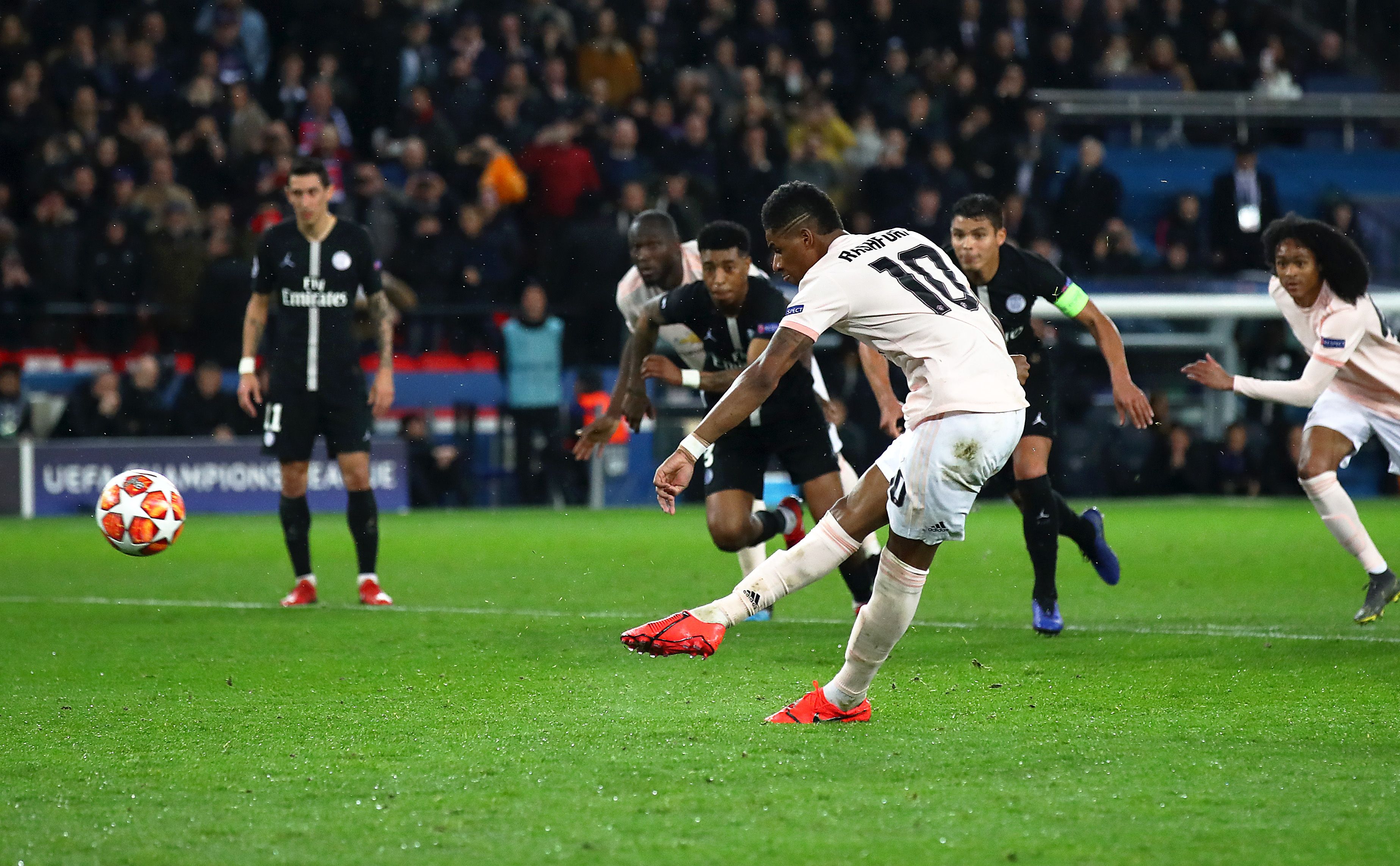 The penalty that sealed Manchester United's comeback (Photo by Julian Finney/Getty Images)