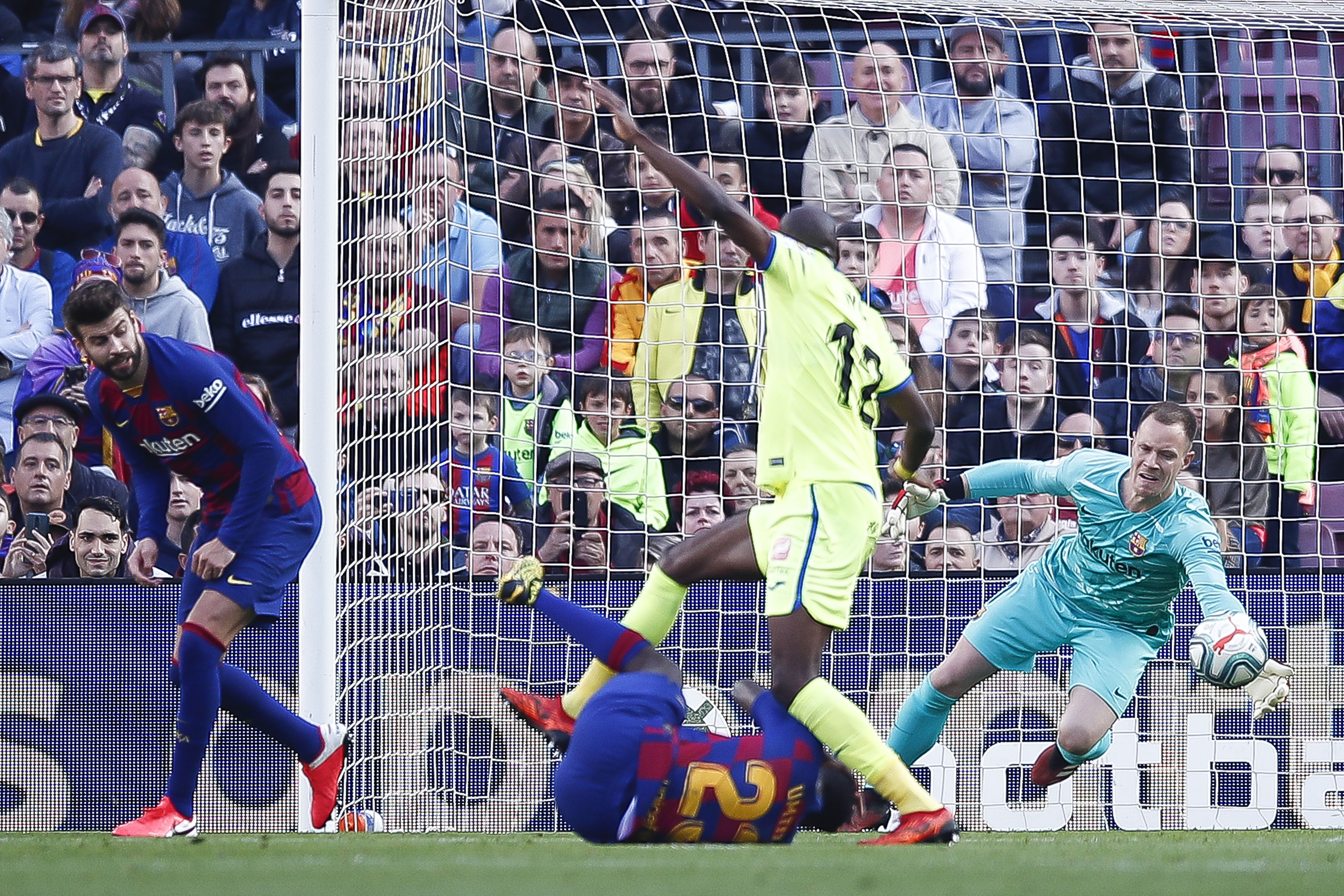 ter Stegen made a great double save in the second half (Photo by Eric Alonso/Getty Images)